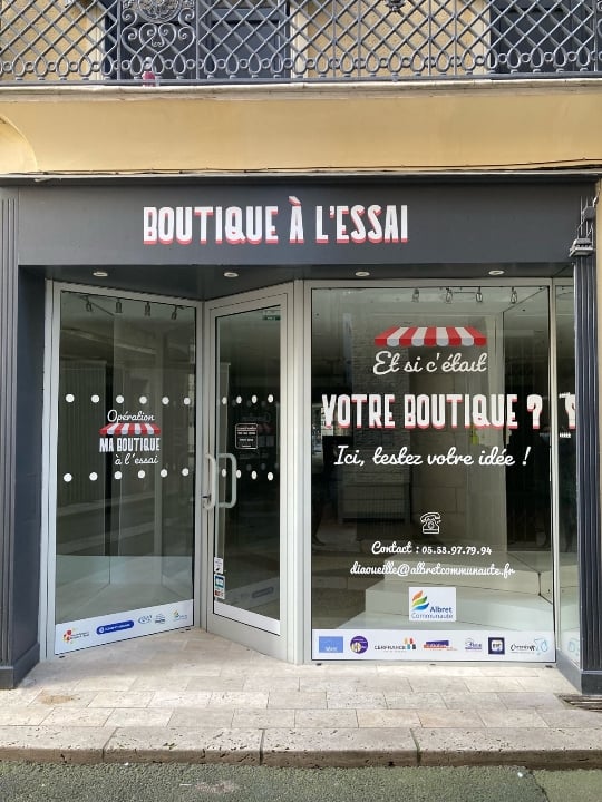 Vitrine boutique a l essai